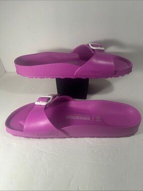 Birkenstock EVA Slide Sandals - Vibrant Magenta with White Buckles. Size 40/26.